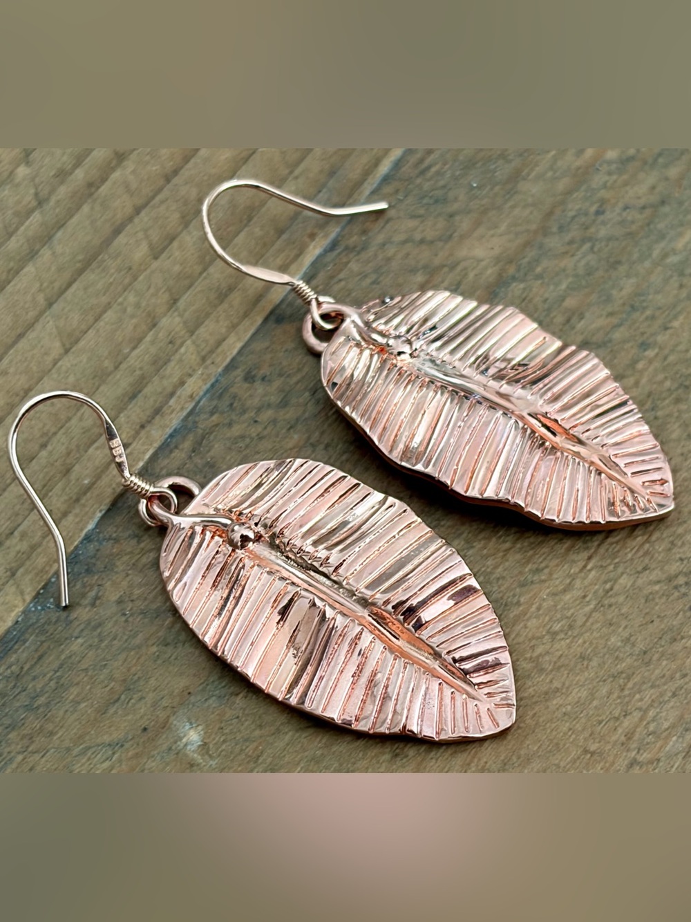 BBJ CHINA JTV ROSE GOLD TONED TEXTURED RIBBED LEAF DANGLE EARRINGS